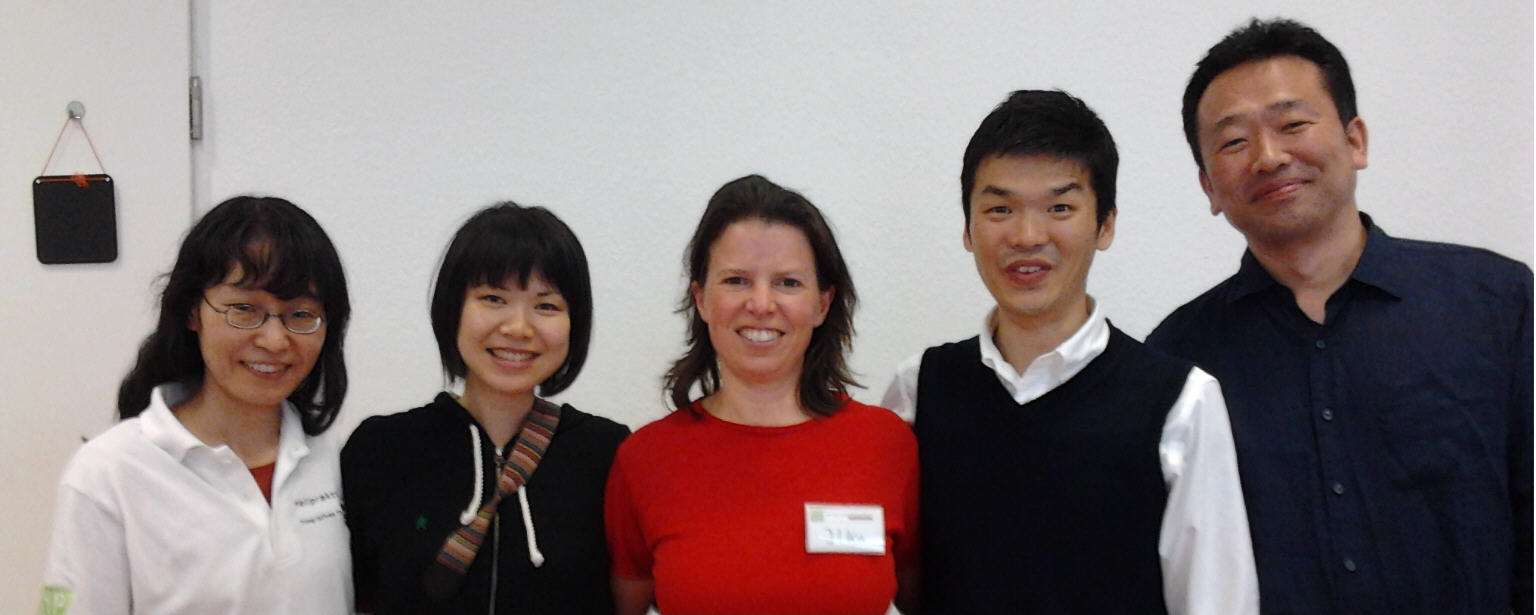 Das Yurashi-Ausbilder-Team und ich: v.l. Misao Morota (Heilpraktikerin, Yurashi-Therapeutin und Übersetzerin), Ai Matsunaga, Ilka Kerckhoff, Koji Matsunaga (Begründer der Yurashi-Therapie Japan), Satoru Taniguchi
